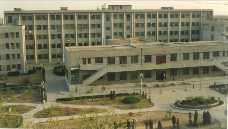 1989年--教学楼及化工食工实验大楼.png